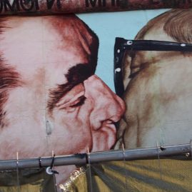 East Side Gallery Berlin::Resort