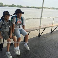 ลงเรือแล้ว มีบ่น ว่าดูไม่ค่อยปลอดภัย