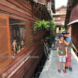 Hua Takhe::Family