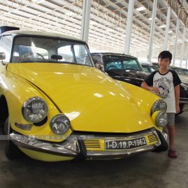A Day in Nakhon Pathom::Family