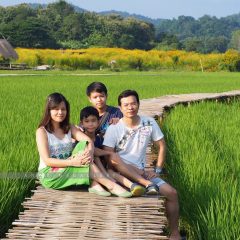 Baan Na Ton Chan::Family