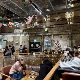 Theatre-themed Starbucks Kyungdong 1960::Resort